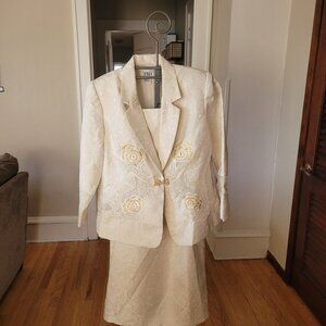 Two Piece Ivory Suit, size 20
